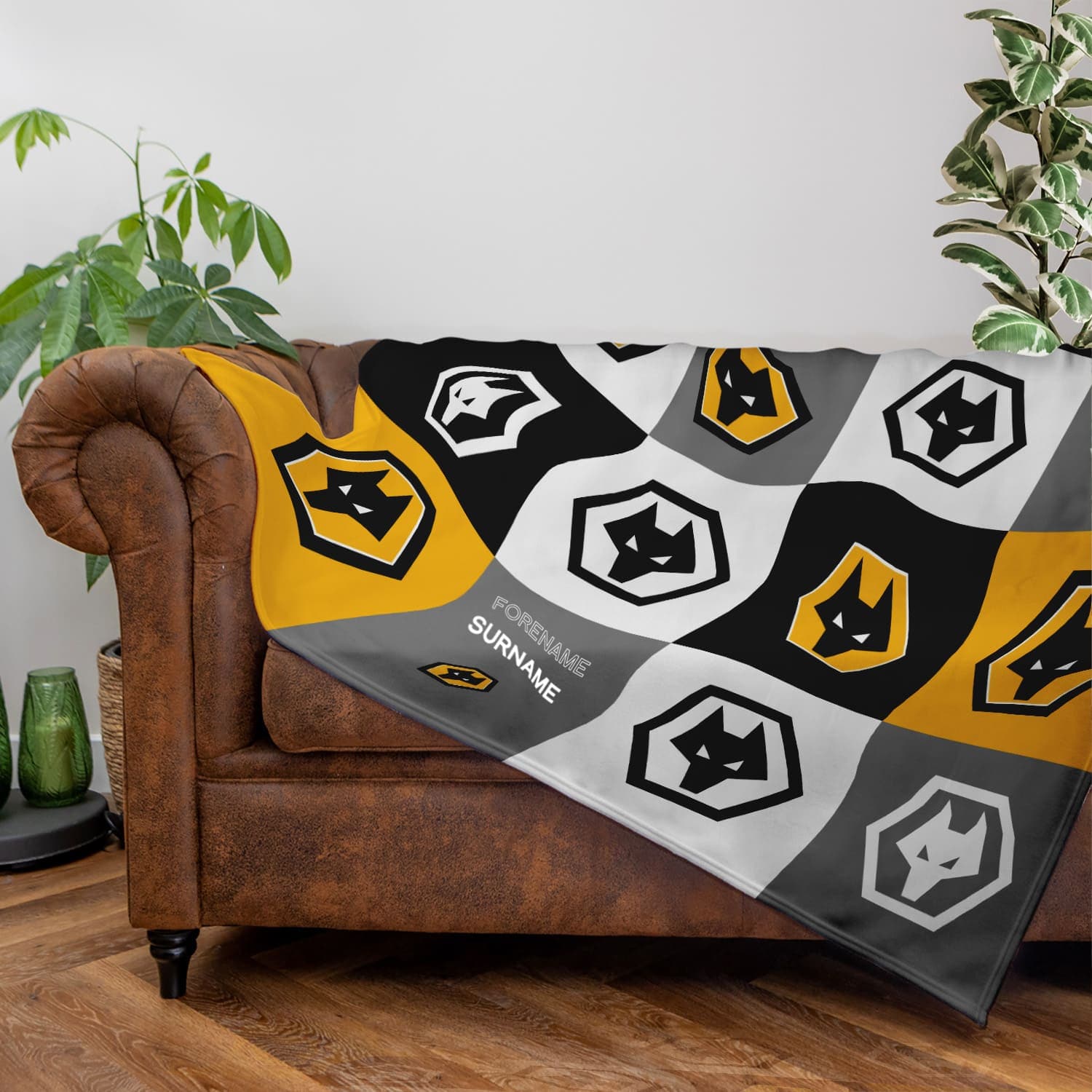 Wolves - Chequered Fleece Blanket - Officially Licenced